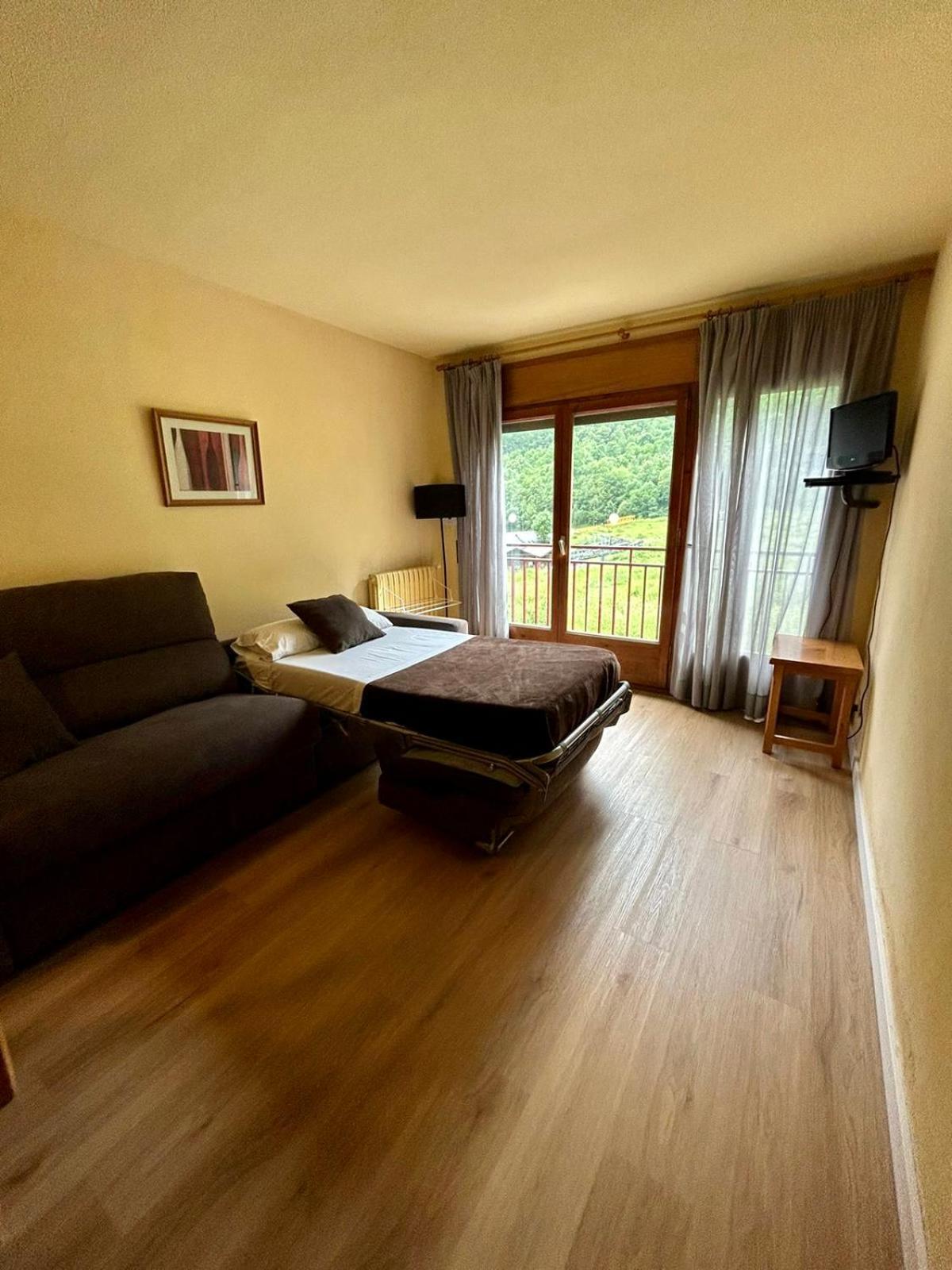 Apartamentos Turisticos Poblado Arinsal Extérieur photo