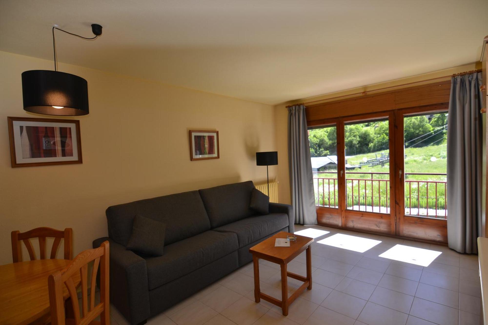 Apartamentos Turisticos Poblado Arinsal Extérieur photo