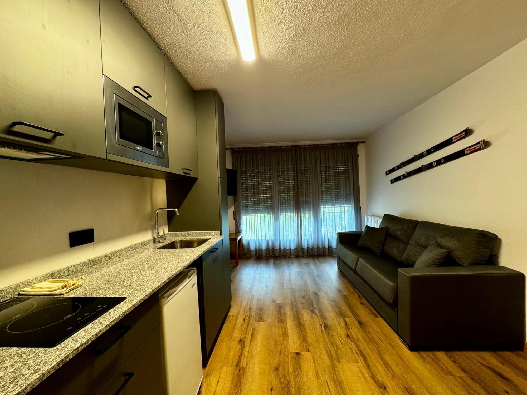 Apartamentos Turisticos Poblado Arinsal Extérieur photo