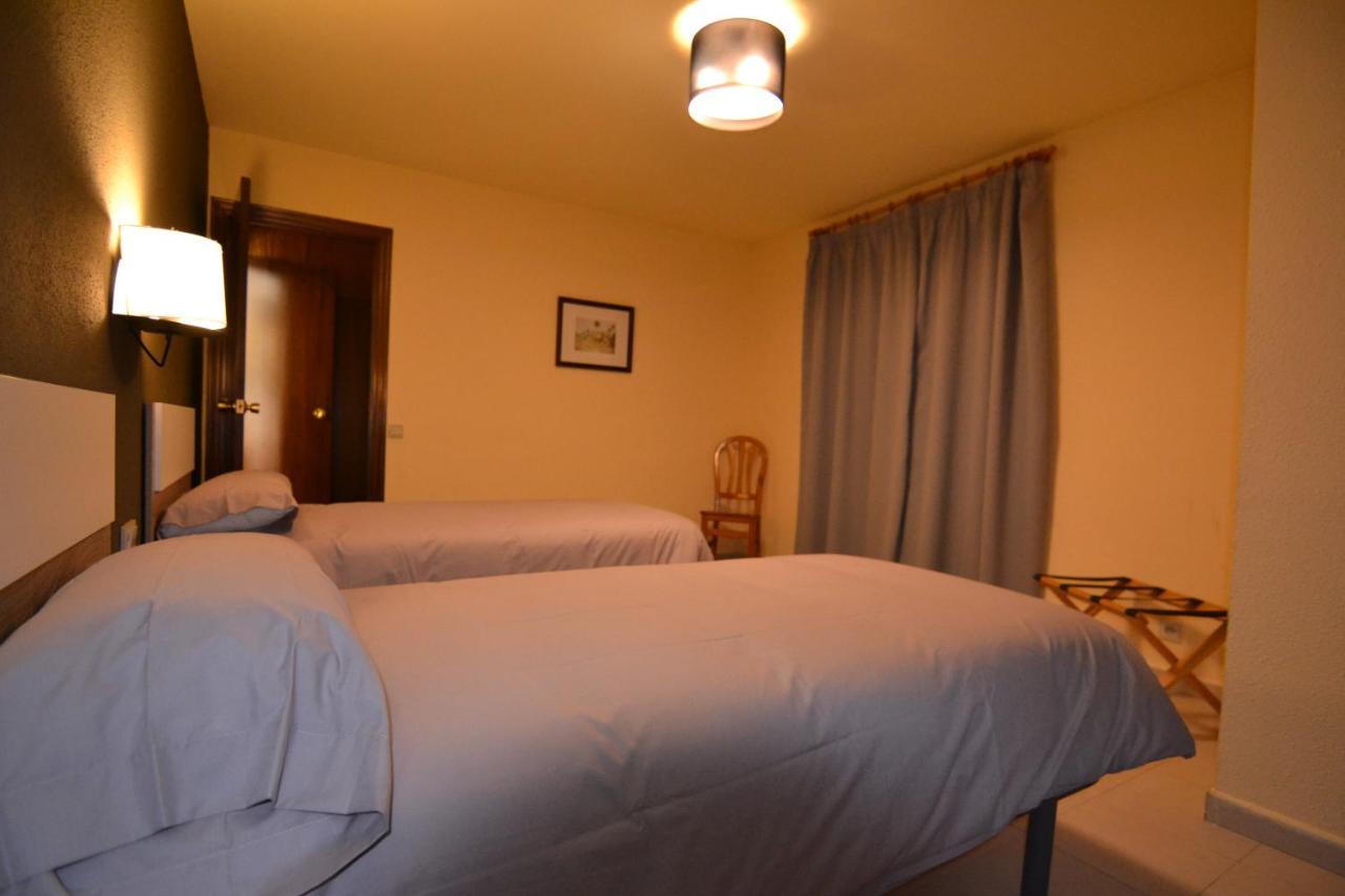 Apartamentos Turisticos Poblado Arinsal Extérieur photo