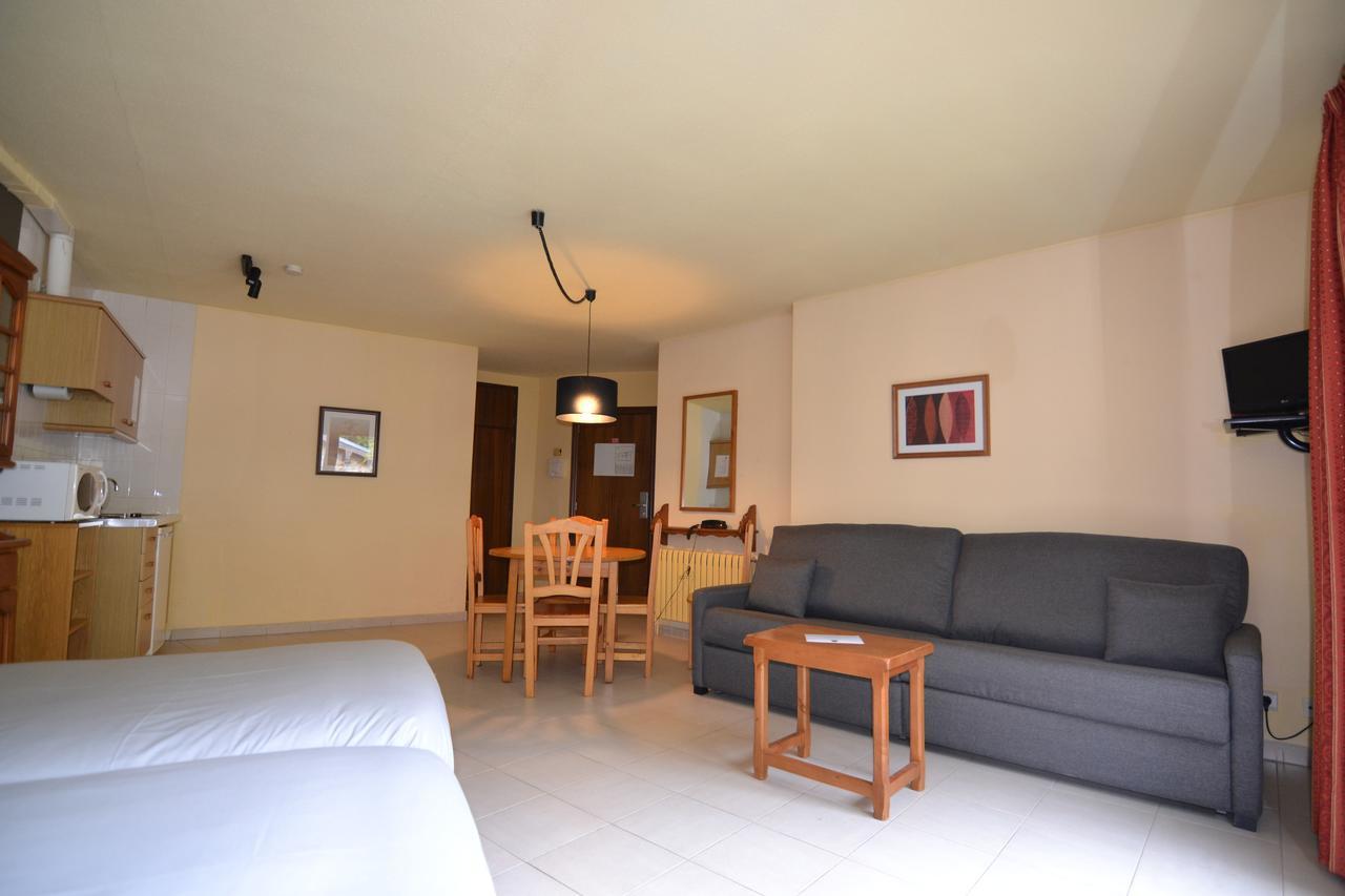Apartamentos Turisticos Poblado Arinsal Extérieur photo