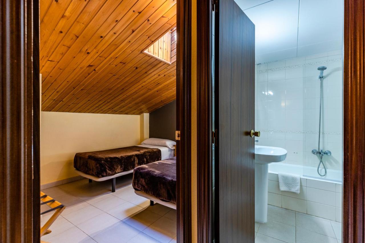 Apartamentos Turisticos Poblado Arinsal Extérieur photo